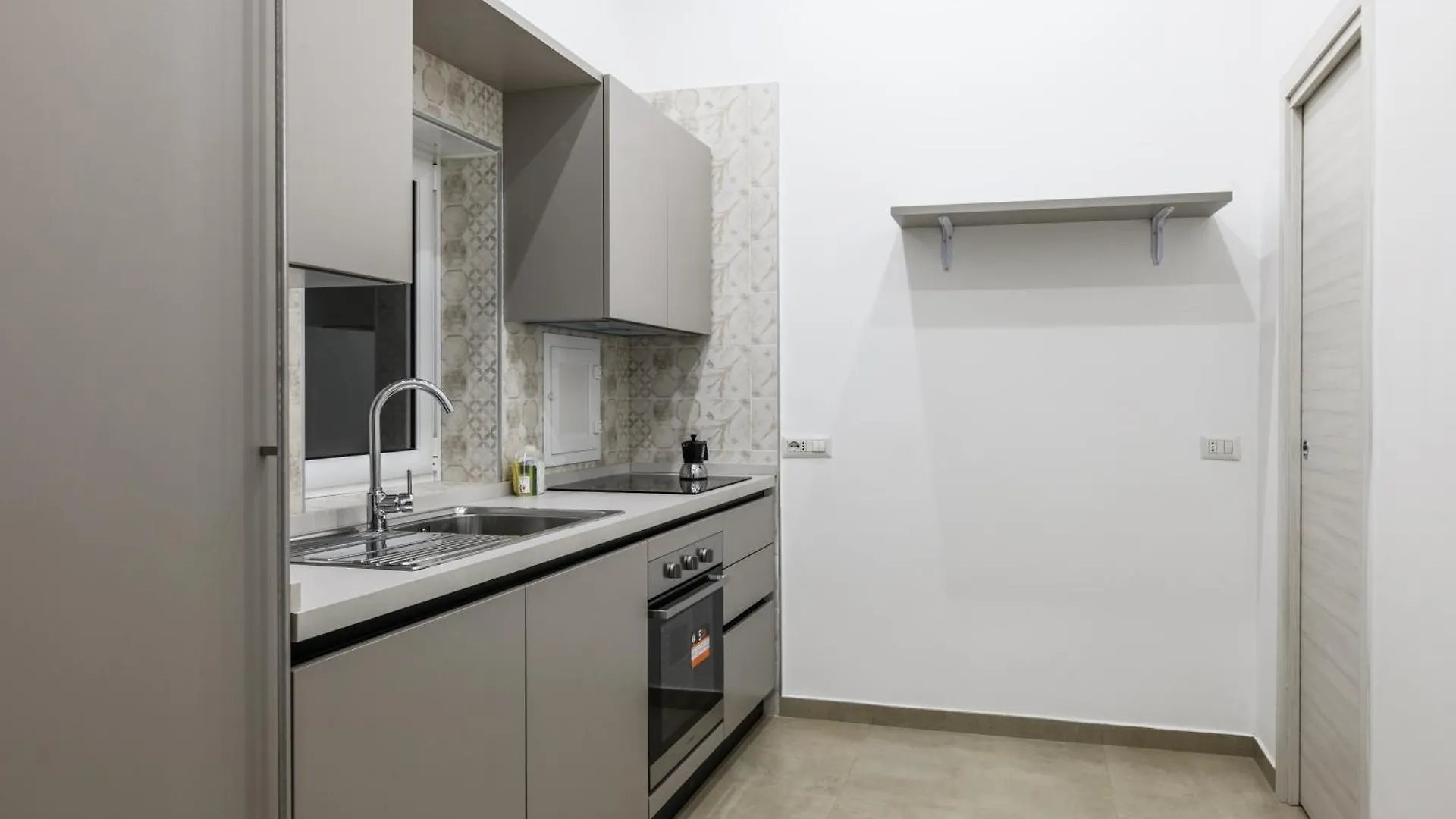 Tofa Apartments By Dimorra Naples Italy